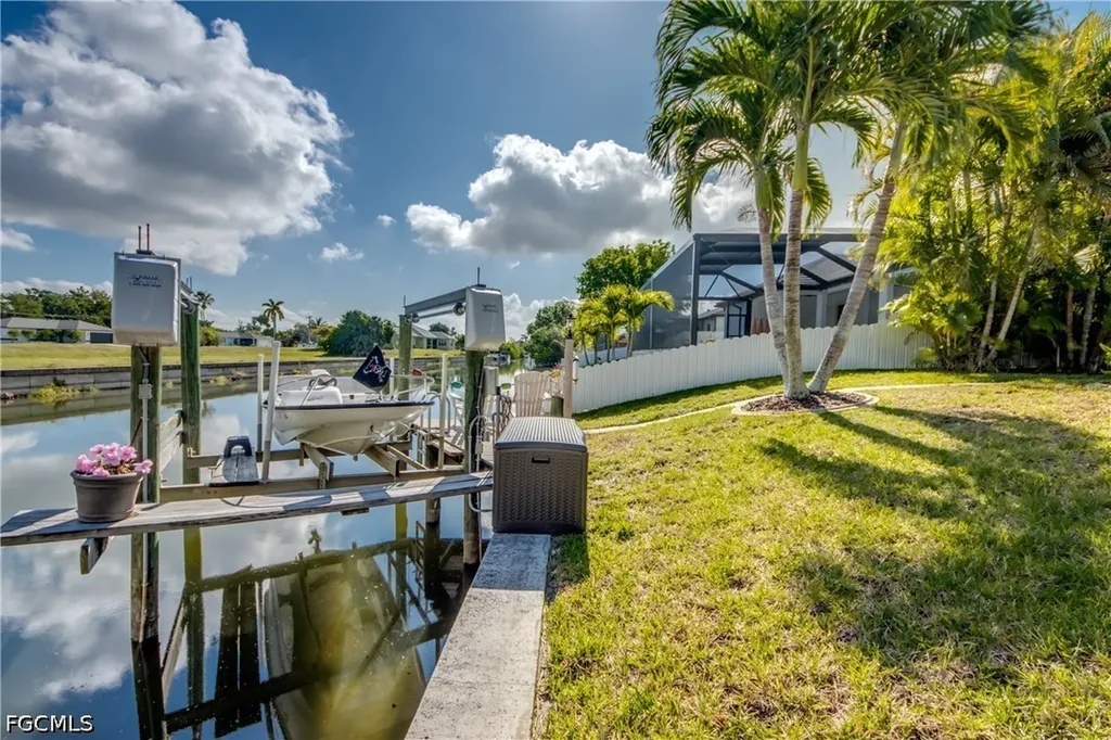 1621 NE 5th Terrace Cape Coral FL 33909