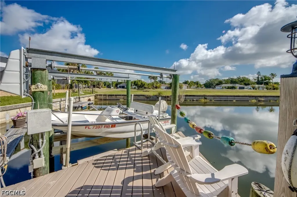 1621 NE 5th Terrace Cape Coral FL 33909