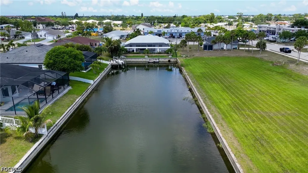 1621 NE 5th Terrace Cape Coral FL 33909