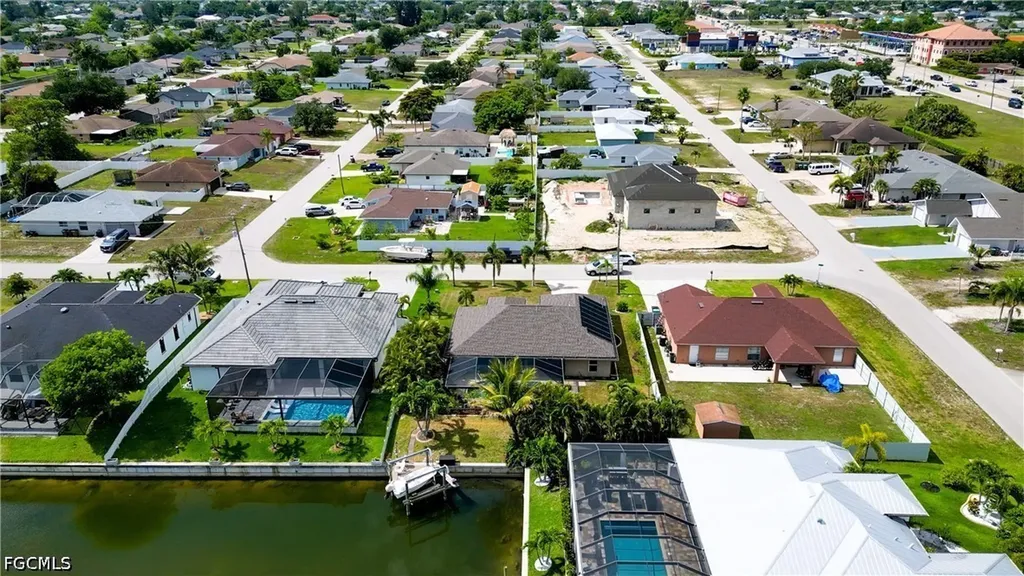 1621 NE 5th Terrace Cape Coral FL 33909