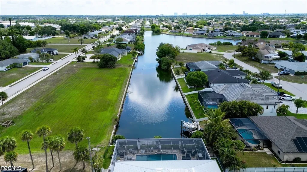 1621 NE 5th Terrace Cape Coral FL 33909