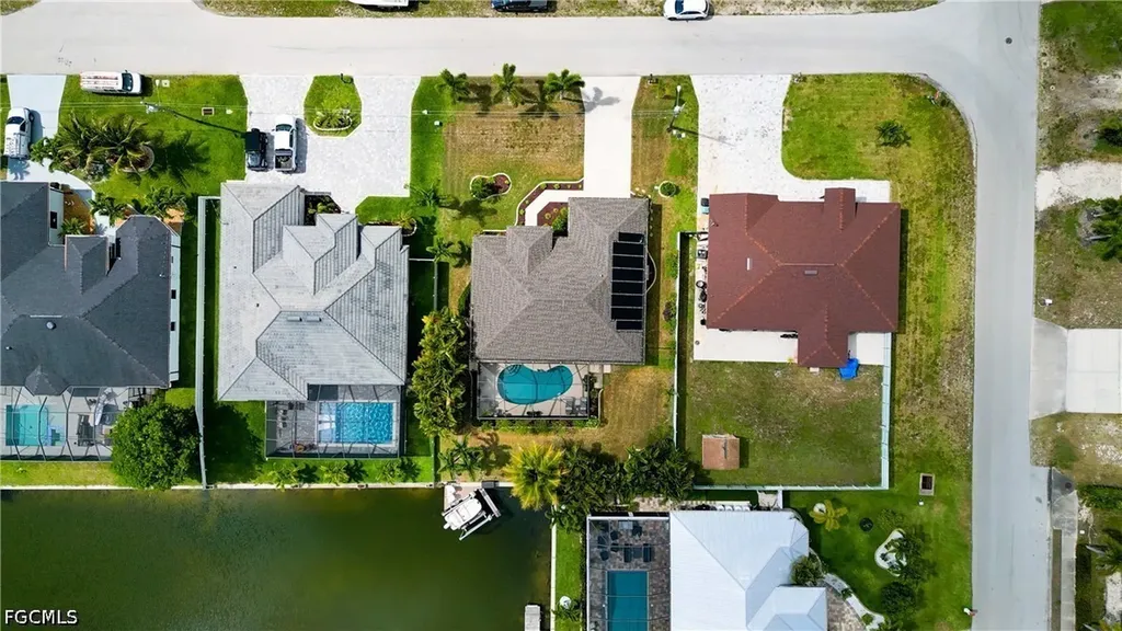 1621 NE 5th Terrace Cape Coral FL 33909