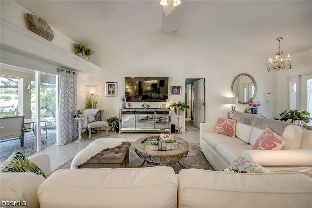 1621 NE 5th Terrace Cape Coral FL 33909
