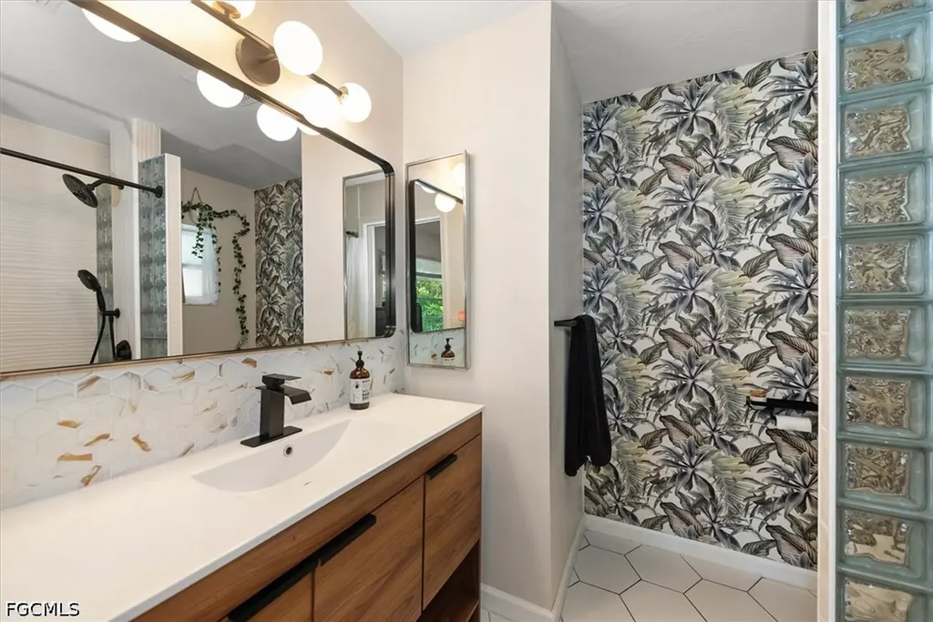 2431 N Westwood Drive North Fort Myers FL 33917