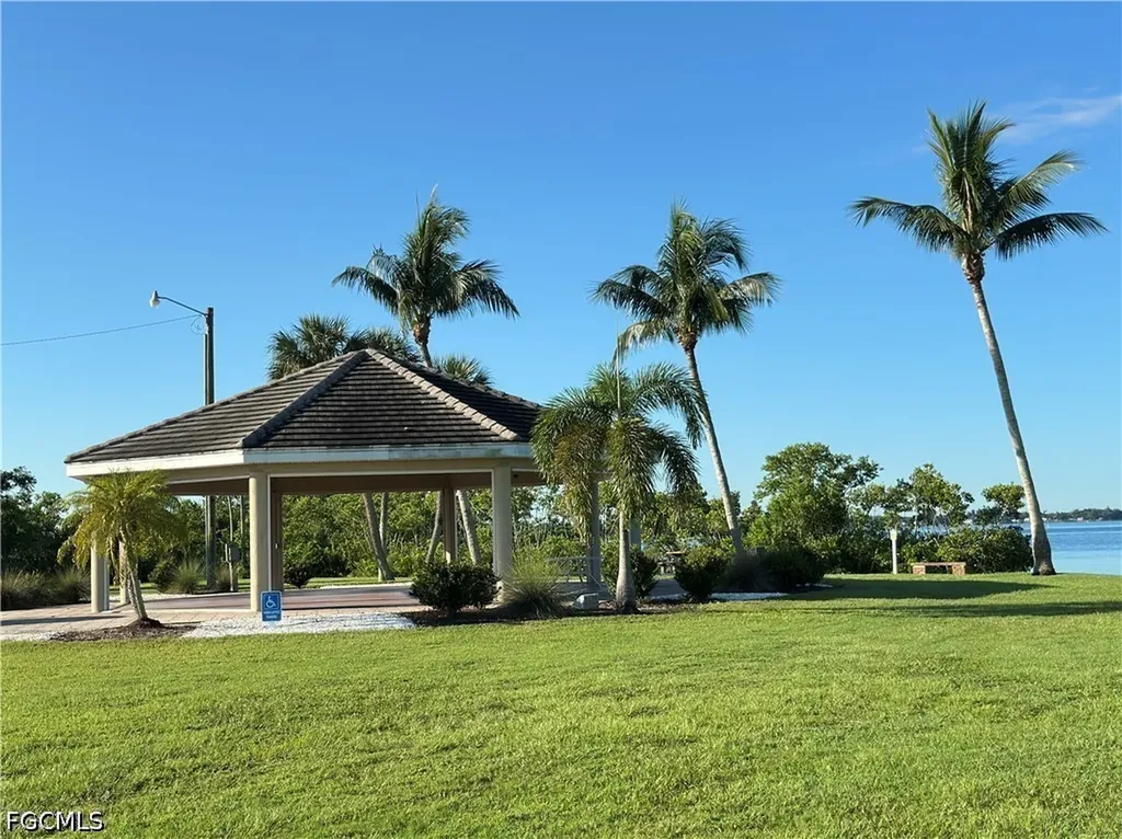 2431 N Westwood Drive North Fort Myers FL 33917