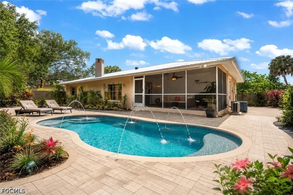 2431 N Westwood Drive North Fort Myers FL 33917