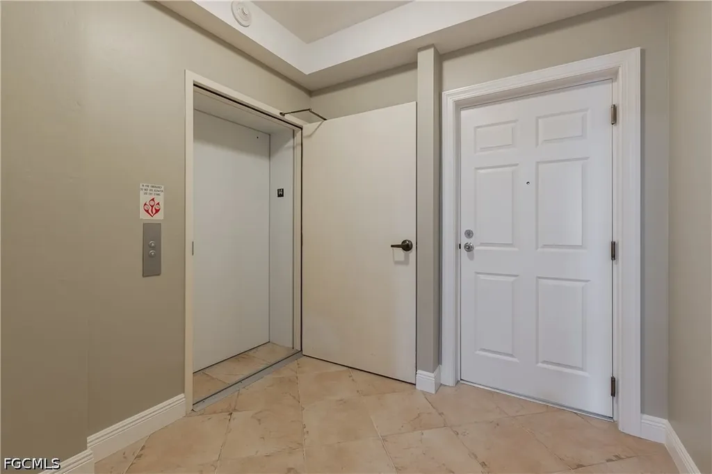2745 1st Street Fort Myers FL 33916