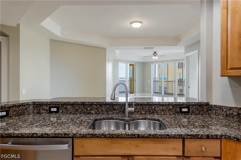 2745 1st Street Fort Myers FL 33916