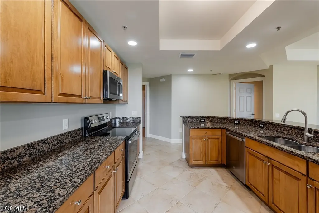 2745 1st Street Fort Myers FL 33916