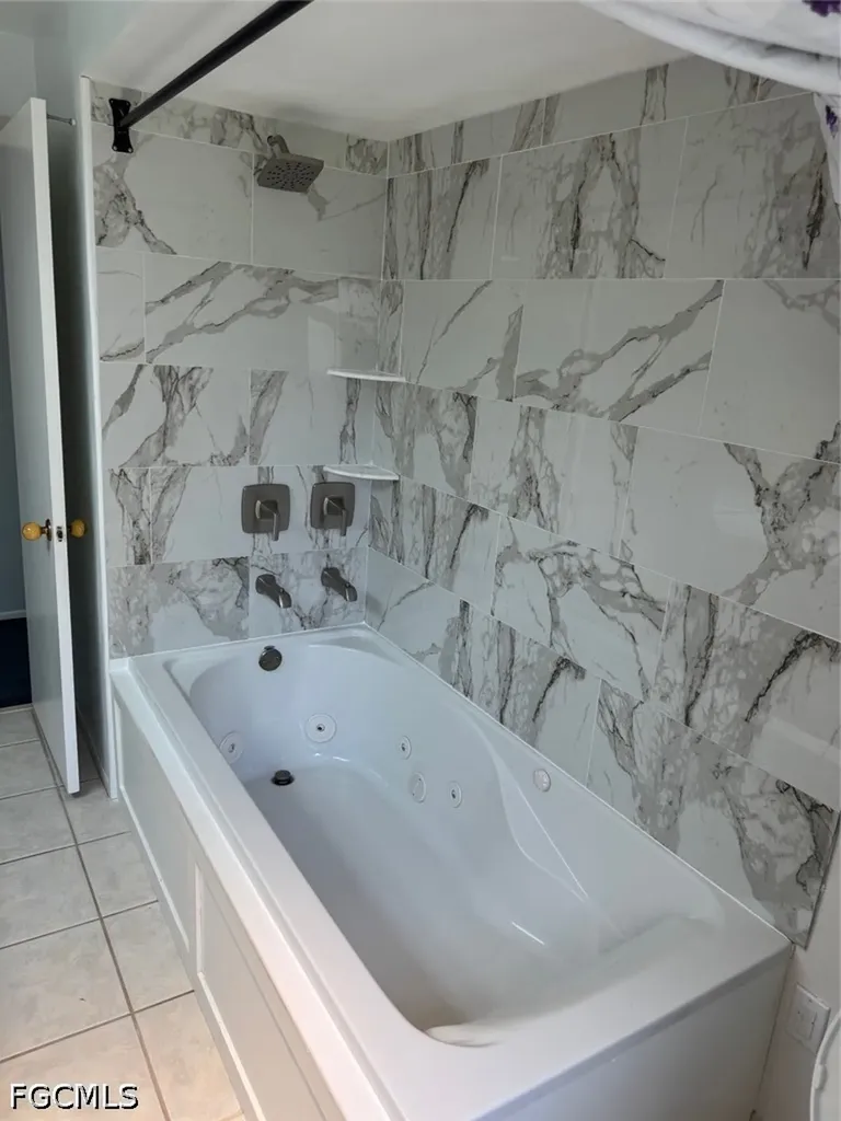 30 Maui Circle Naples FL 34112
