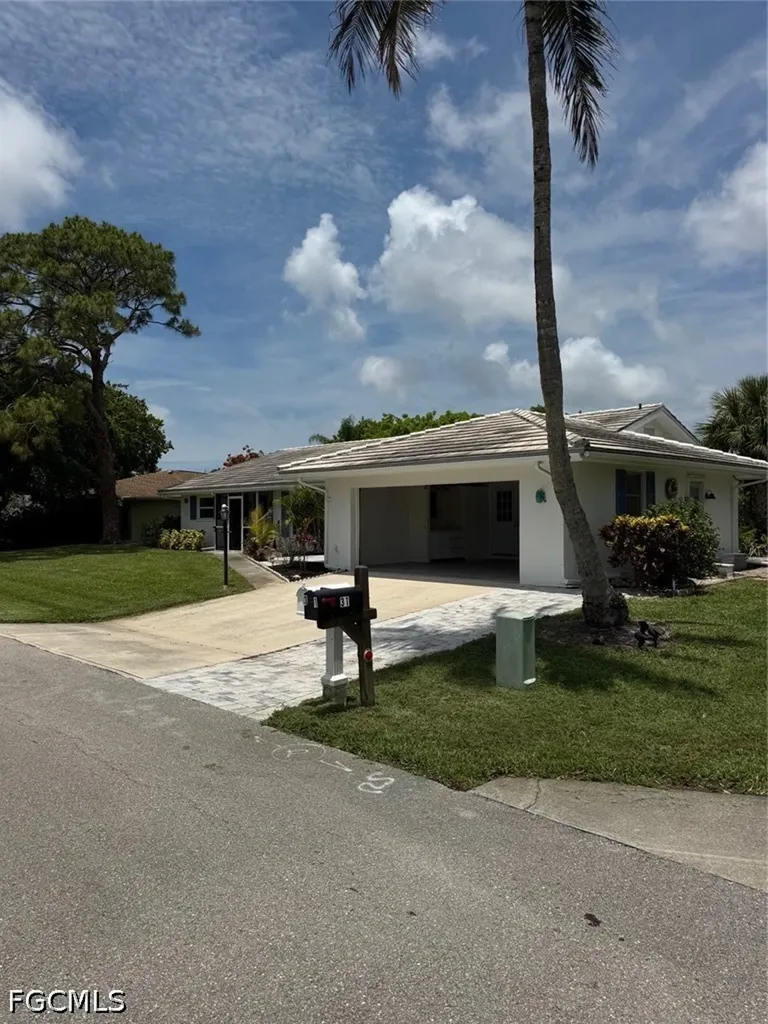 30 Maui Circle Naples FL 34112