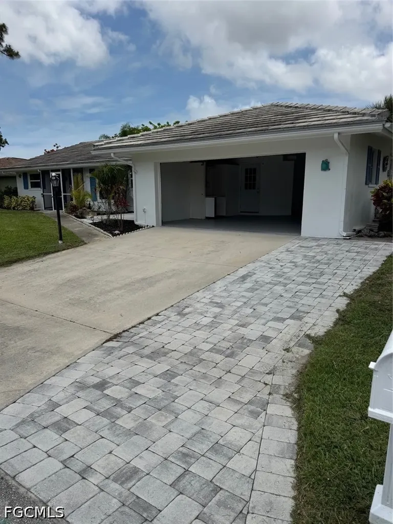 30 Maui Circle Naples FL 34112