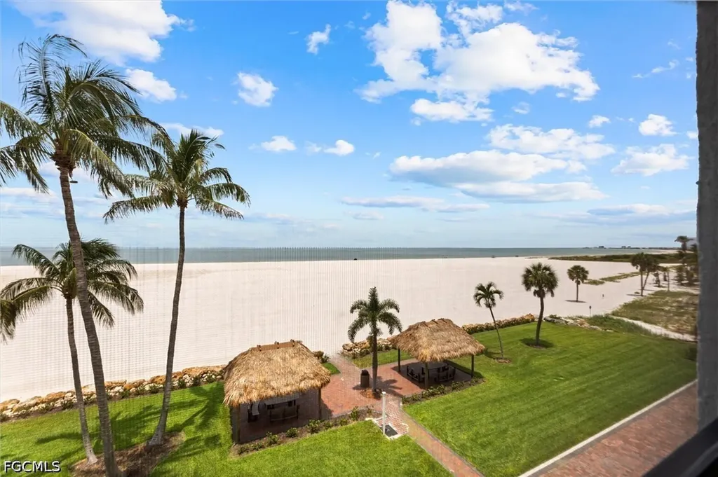 Fort Myers Beach FL, 6400 Estero Boulevard, Unit 301