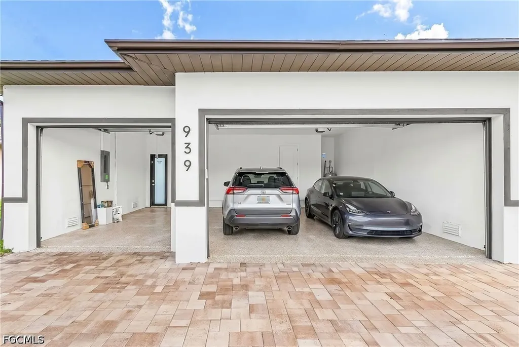 939 Mohawk Parkway Cape Coral FL 33914