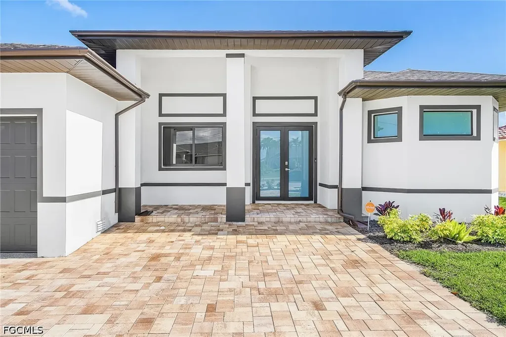 939 Mohawk Parkway Cape Coral FL 33914