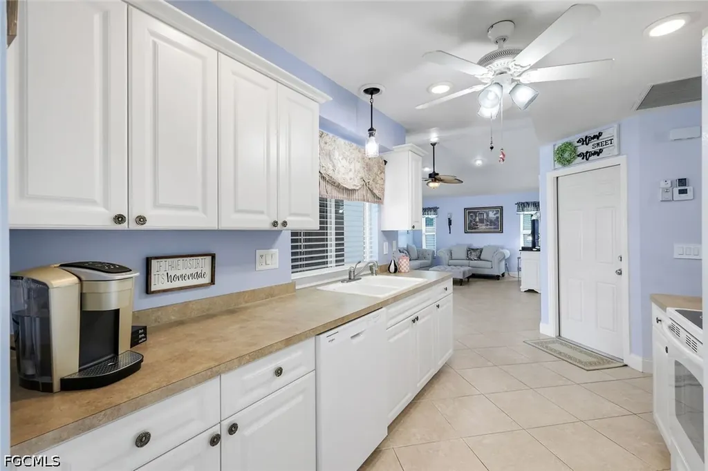 3320 SW 6th Avenue Cape Coral FL 33914