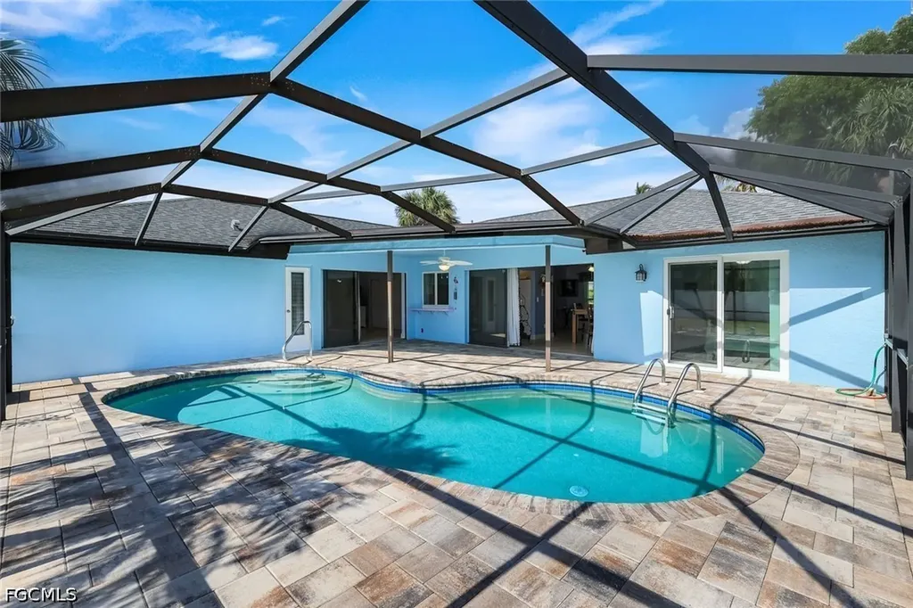 3320 SW 6th Avenue Cape Coral FL 33914
