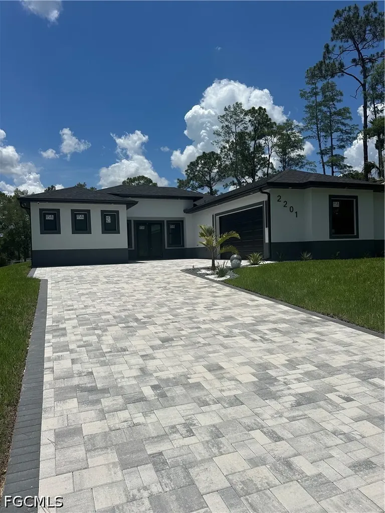 2201 Jackson Avenue Alva FL 33920