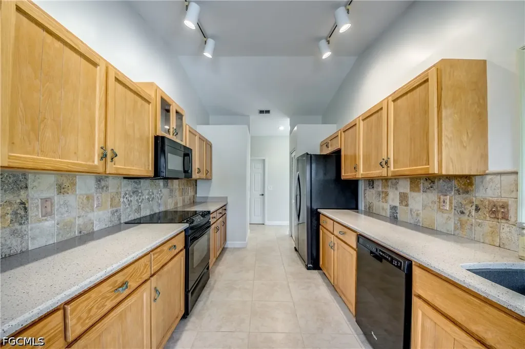 205 SW 8th Street Cape Coral FL 33991