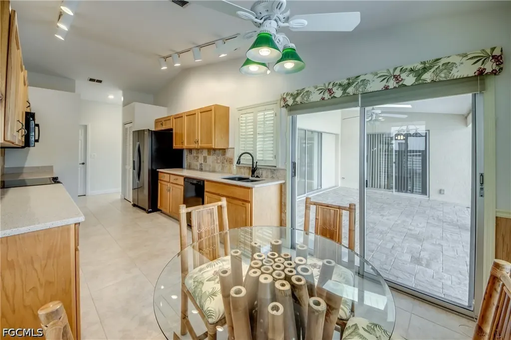 205 SW 8th Street Cape Coral FL 33991
