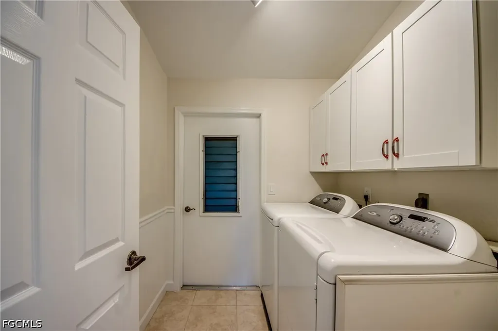 205 SW 8th Street Cape Coral FL 33991