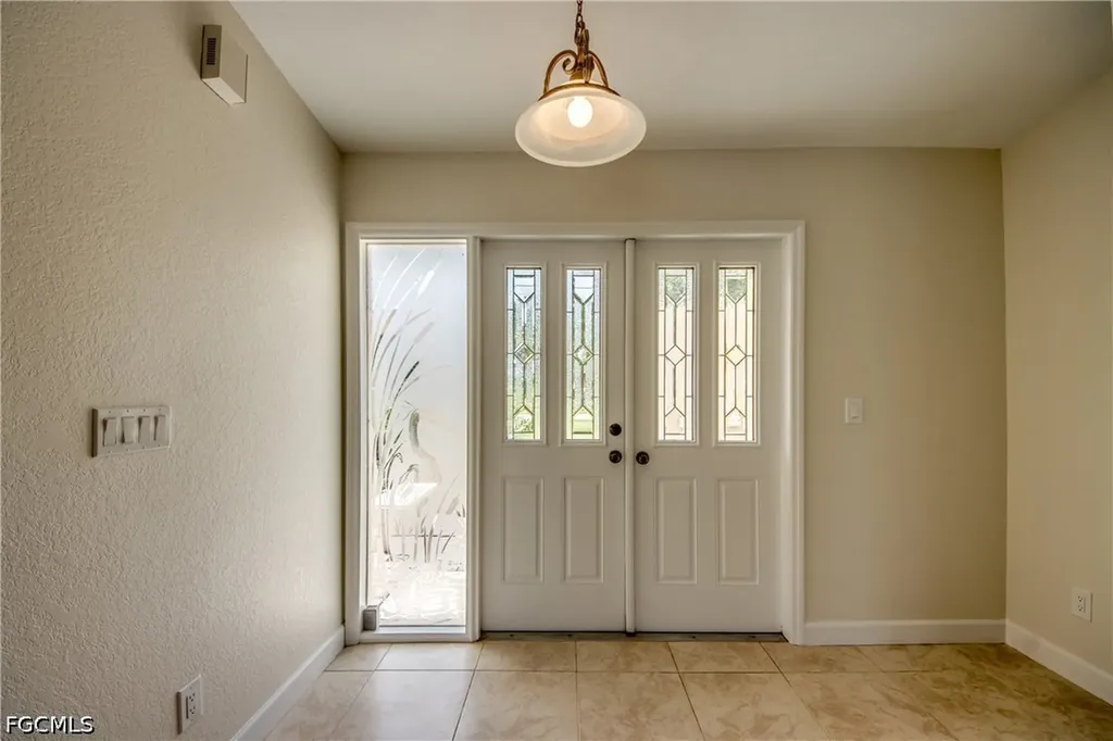 205 SW 8th Street Cape Coral FL 33991