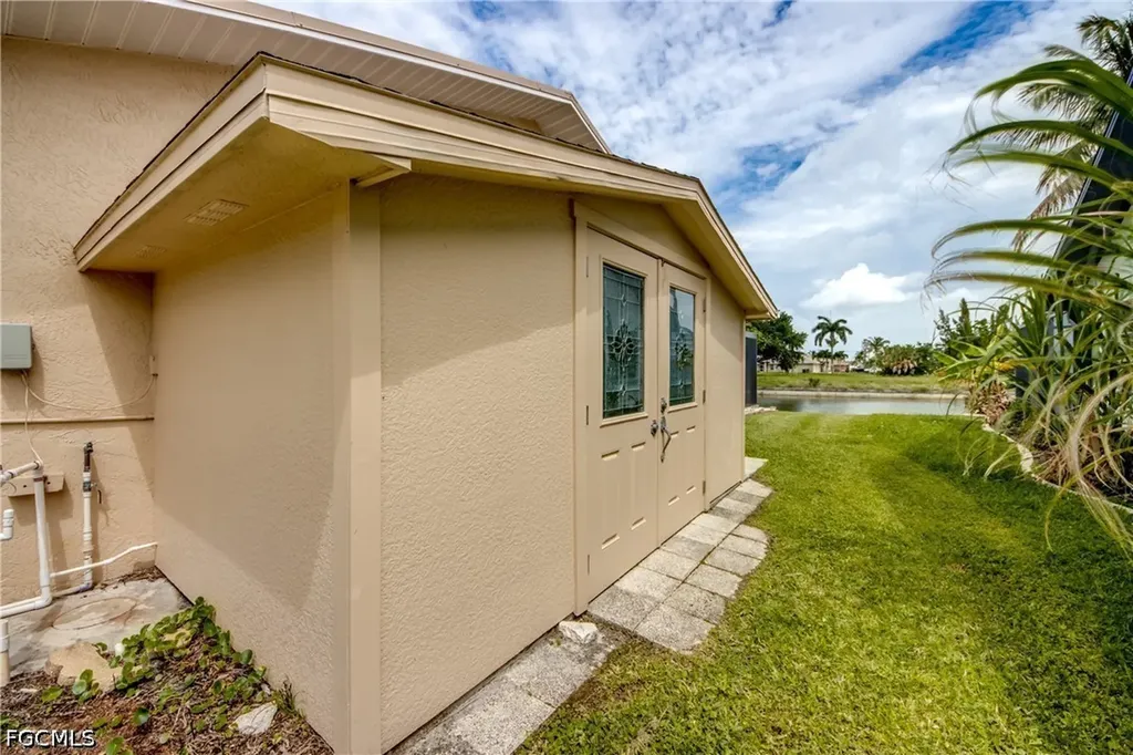 205 SW 8th Street Cape Coral FL 33991