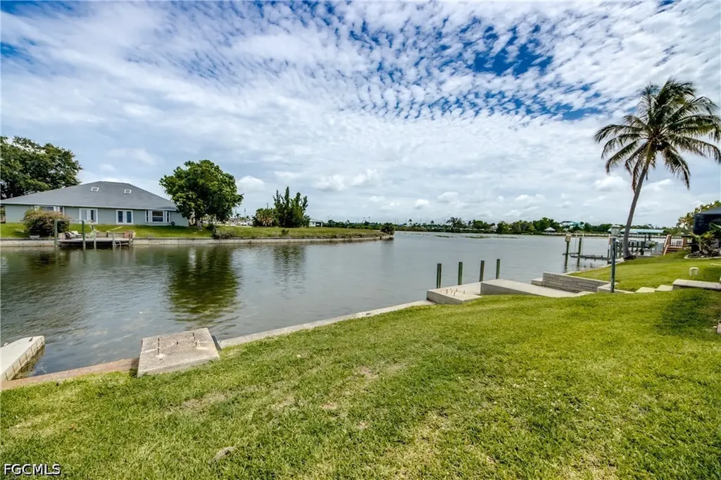 205 SW 8th Street Cape Coral FL 33991