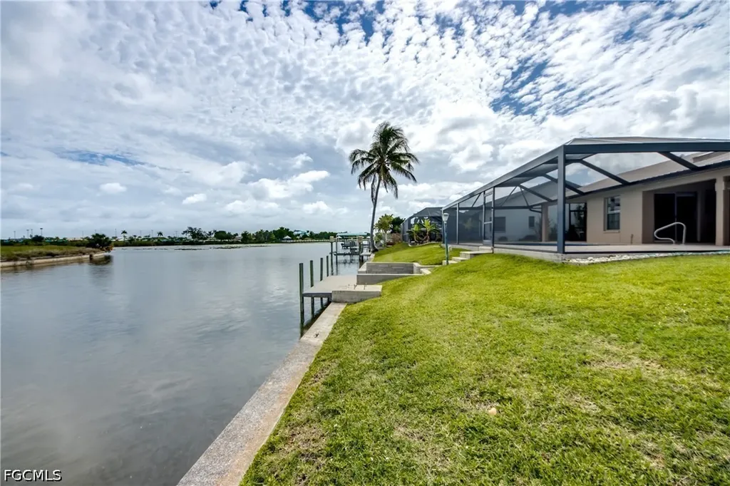 205 SW 8th Street Cape Coral FL 33991
