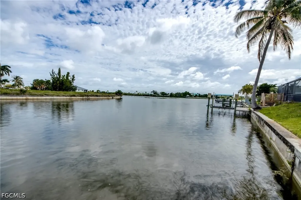 205 SW 8th Street Cape Coral FL 33991