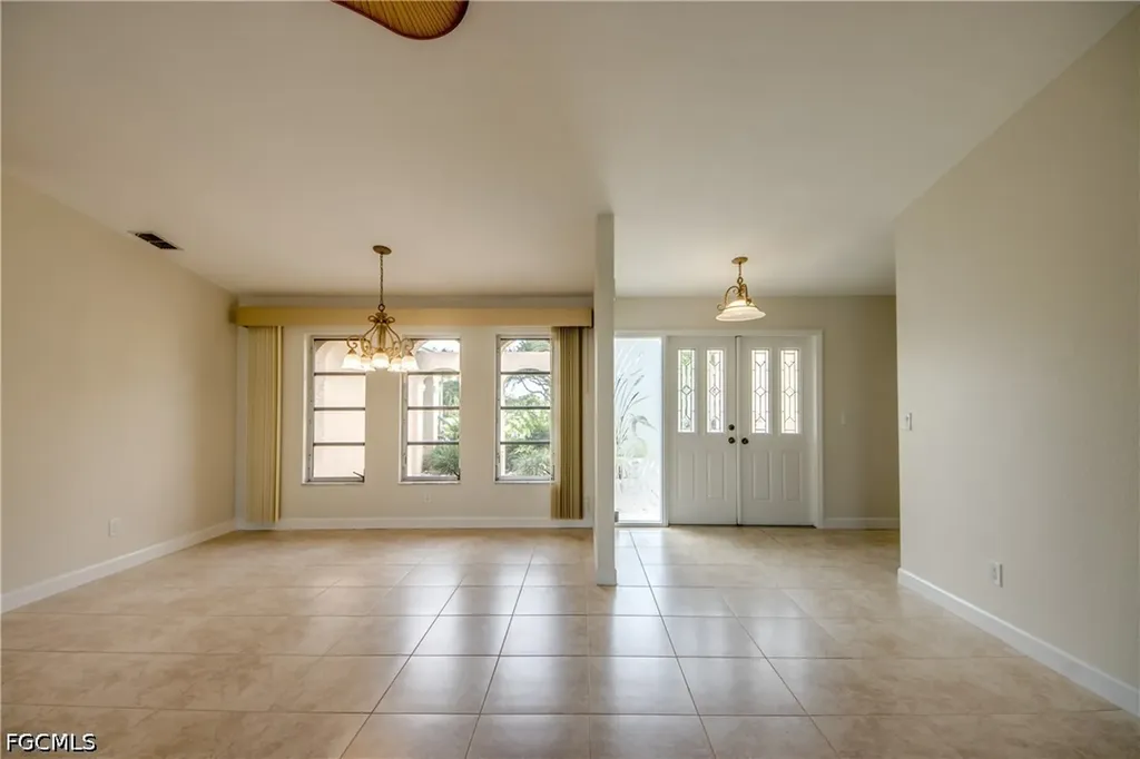 205 SW 8th Street Cape Coral FL 33991