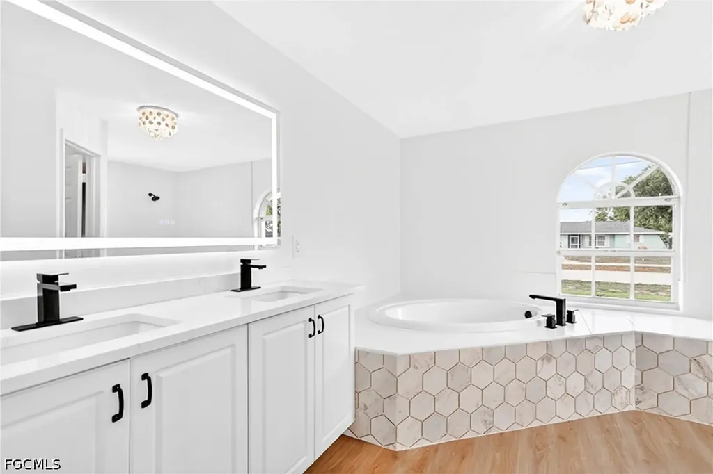 920 E Archer Parkway Cape Coral FL 33904