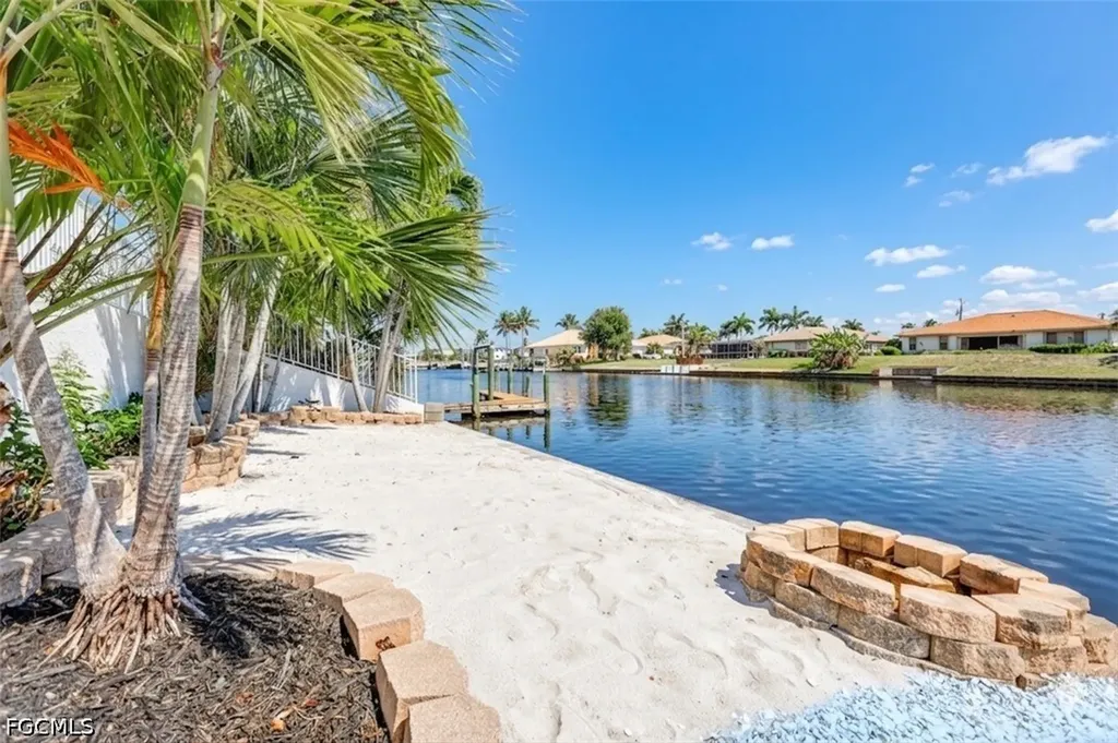 920 E Archer Parkway Cape Coral FL 33904