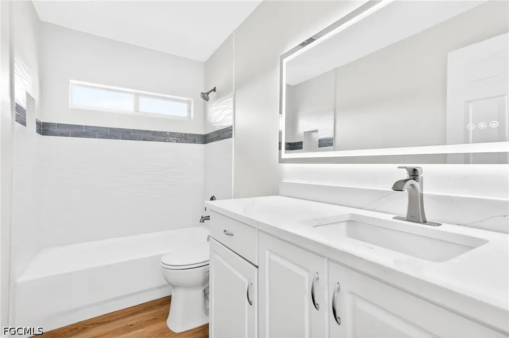 920 E Archer Parkway Cape Coral FL 33904