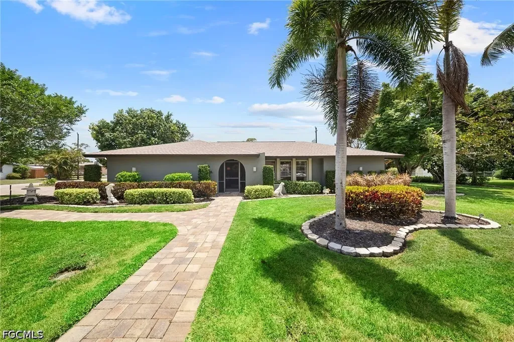 8713 Crest Lane Fort Myers FL 33907