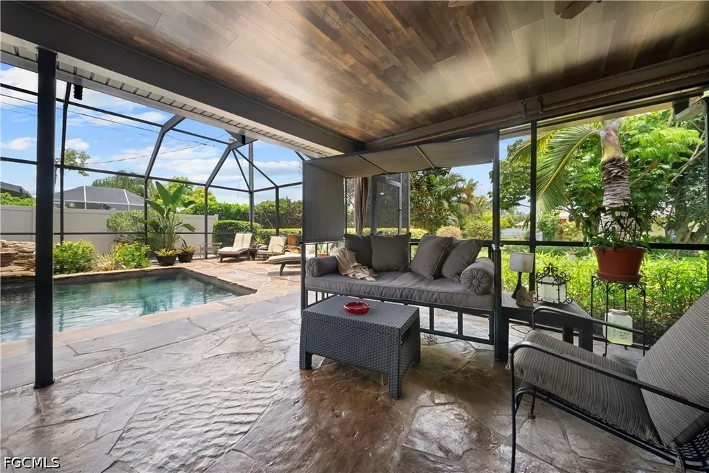 8713 Crest Lane Fort Myers FL 33907
