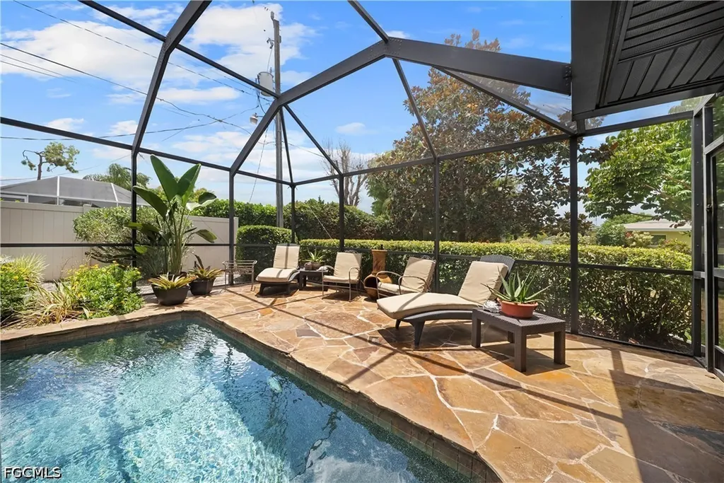 8713 Crest Lane Fort Myers FL 33907