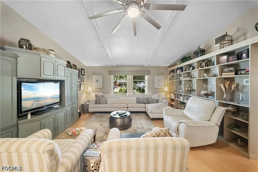 8713 Crest Lane Fort Myers FL 33907