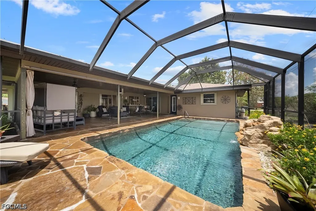 8713 Crest Lane Fort Myers FL 33907