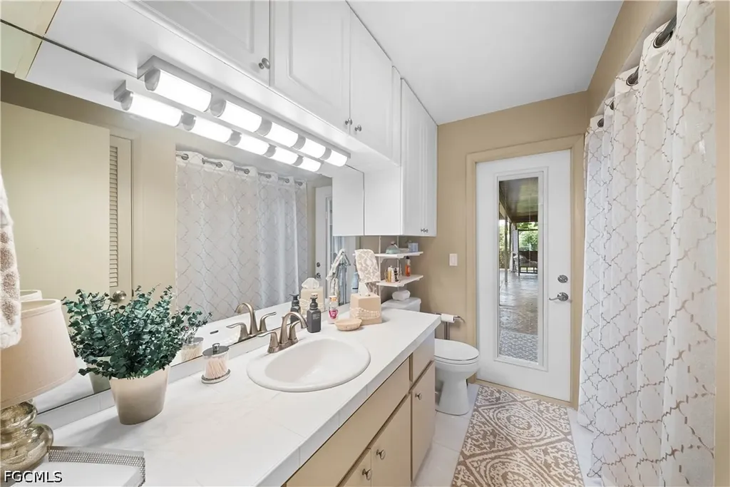 8713 Crest Lane Fort Myers FL 33907