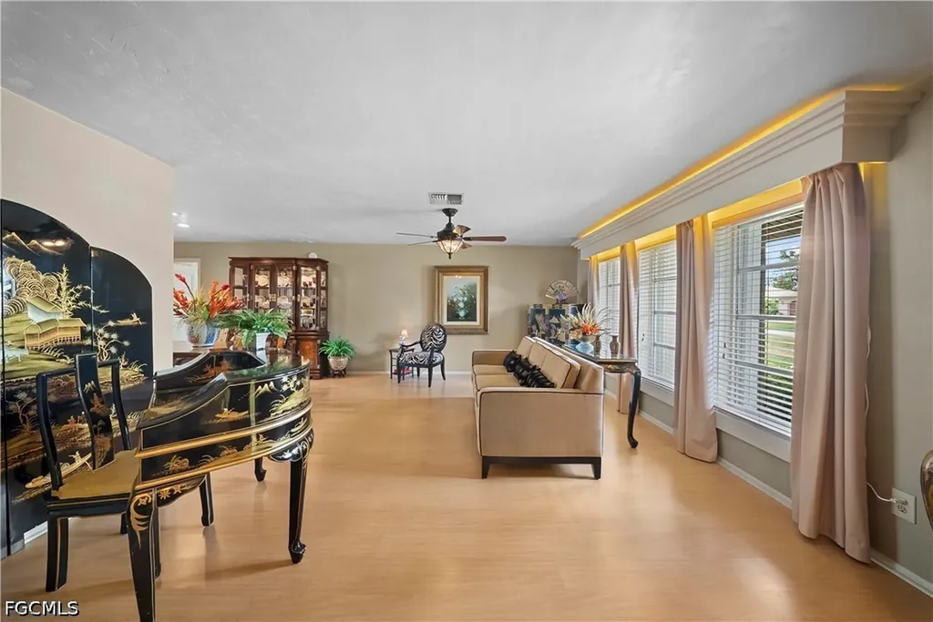 8713 Crest Lane Fort Myers FL 33907
