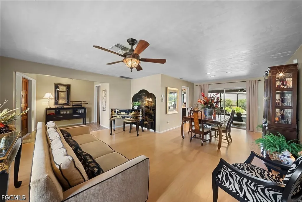 8713 Crest Lane Fort Myers FL 33907