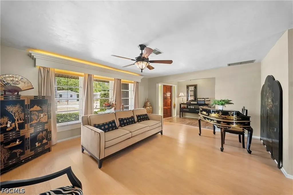 8713 Crest Lane Fort Myers FL 33907