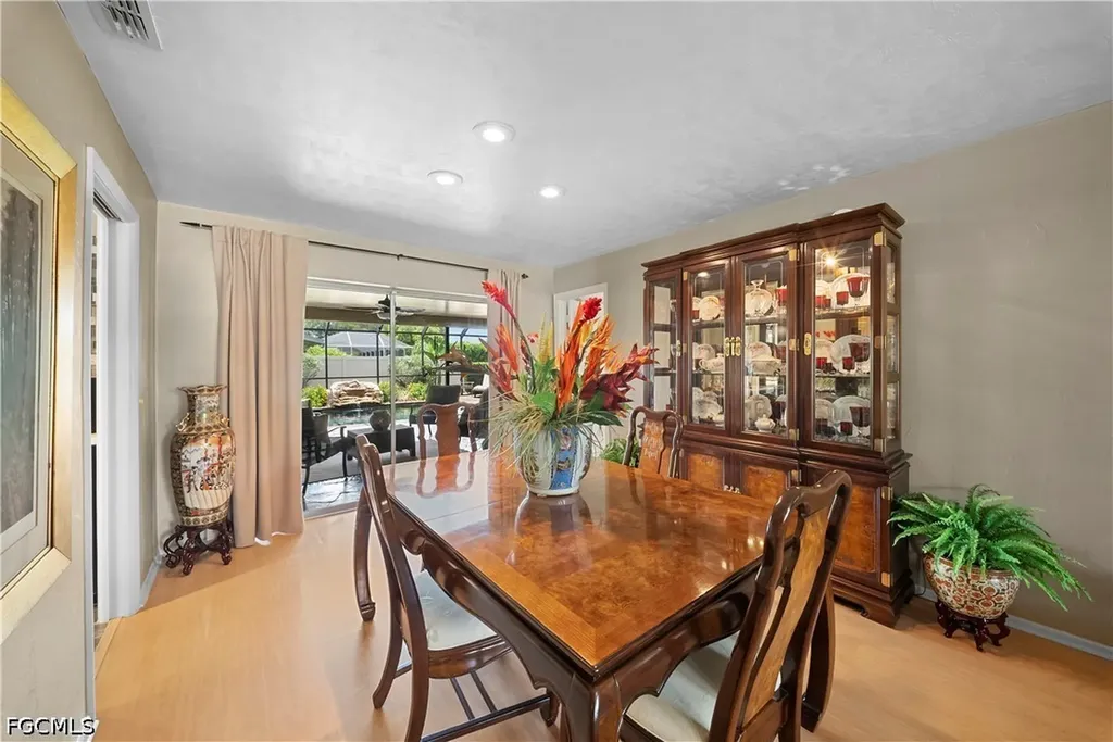 8713 Crest Lane Fort Myers FL 33907