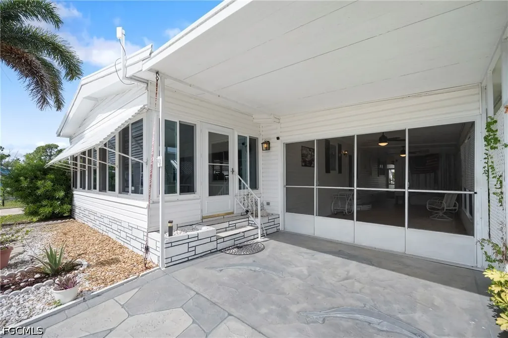 138 Lexington Avenue Fort Myers FL 33908