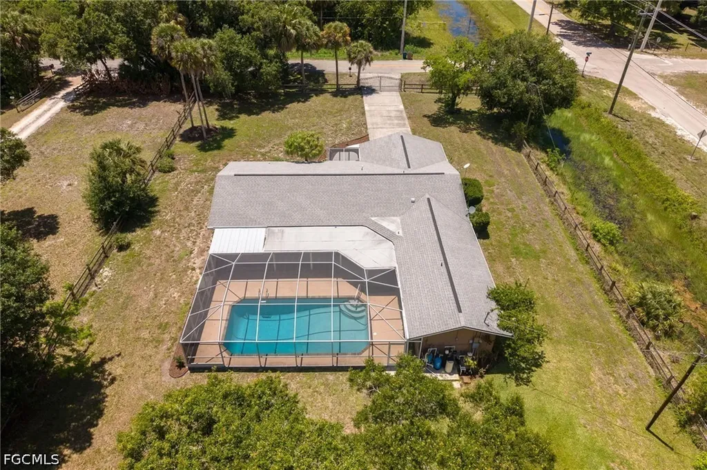 22031 Edwards Drive Alva FL 33920