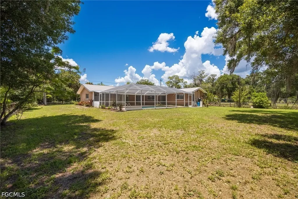 22031 Edwards Drive Alva FL 33920