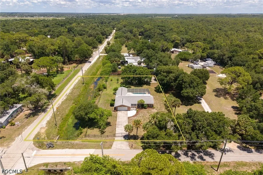 22031 Edwards Drive Alva FL 33920