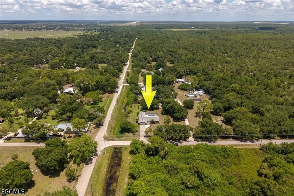 22031 Edwards Drive Alva FL 33920