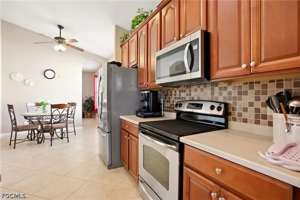 2621 Brightside Court Cape Coral FL 33991